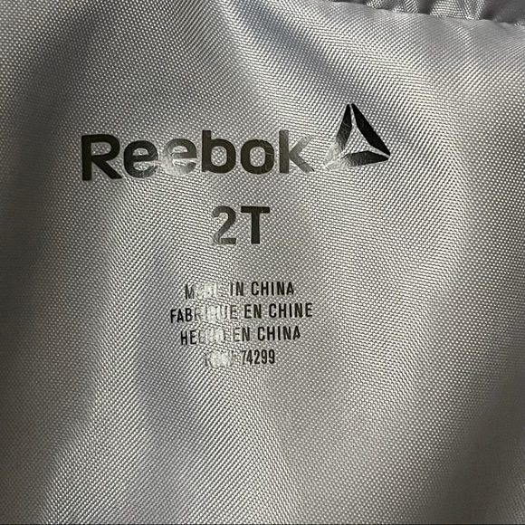 Reebok Puffer Vest Gray Size 2T - Picture 4 of 8